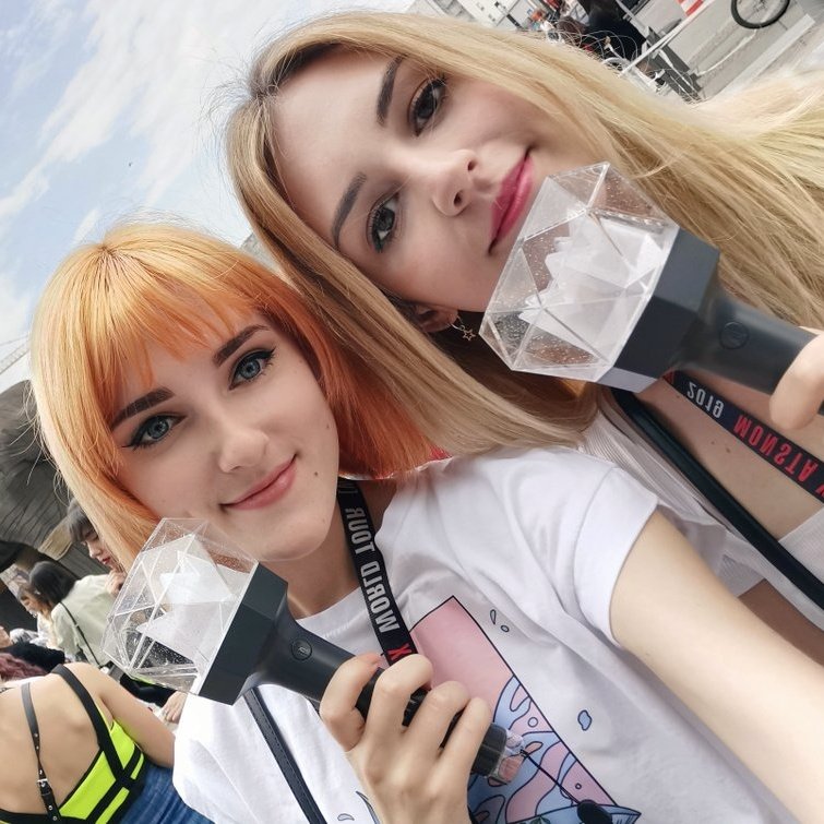 DearDynamight's tweet photo. Monsta X in Berlin — 13.07.2019
A thread about the best and most beautiful day of my life!! I made the most precious memories together with @hyulyra and so many more amazing Monbebes. Thank you for this wonderful day!!
@OfficialMonstaX #MONSTA_X
#MonstaXinBerlin https://t.co/udjMTVvWwV