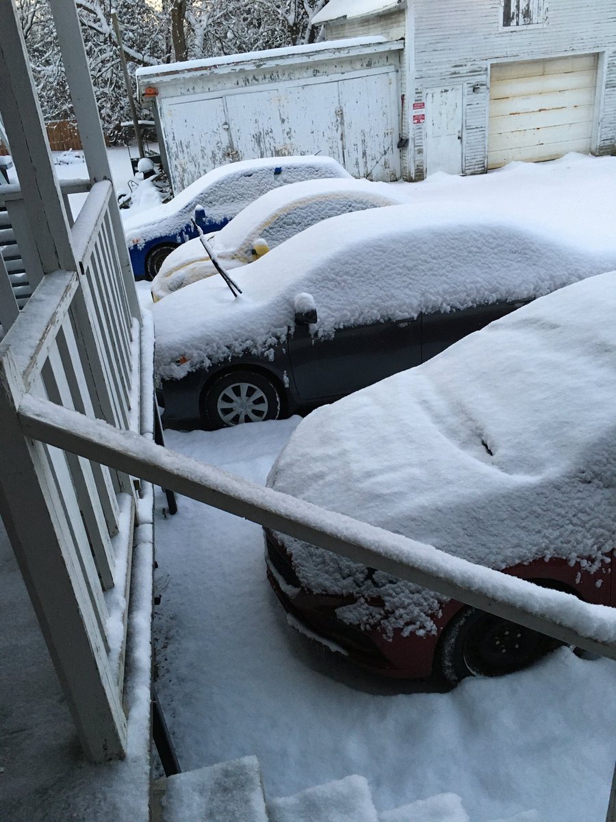 garryhowells's tweet photo. Just can't go out now why hmm https://t.co/wlKSUNwep4