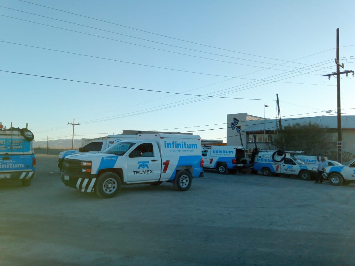 HectorF76982655's tweet photo. Atendiendo daño fibra optica
@Telmex @TelmexRadar https://t.co/Wr9VTQfTlt