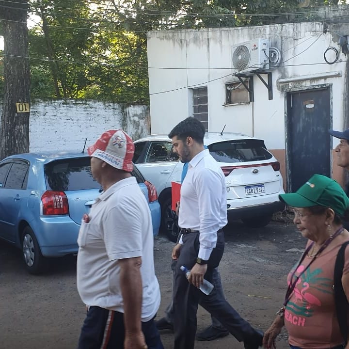 Sitrama1's tweet photo. Reunión informativa en Aseo urbano, y el Intendente de la Municipalidad Asunción!! https://t.co/oHAhdpUxzp