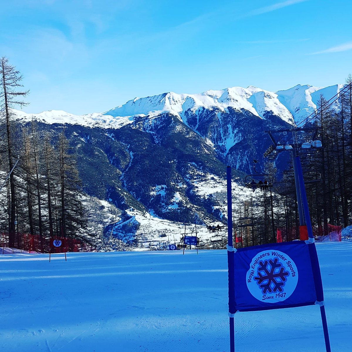 Beautiful conditions, great coaching and fantastic progress being made by all members of the RE Alpine Ski Team. 🇫🇷⛷🌞❄️😁 <a href="/RE_REWS/">RE Winter Sports</a> <a href="/Proud_Sappers/">Corps of Royal Engineers</a> <a href="/ArmySportASCB/">Army Sport</a> <a href="/CorpsSM/">Royal Engineer Corps SM</a> <a href="/CorpsColRE/">Corps Col RE</a>