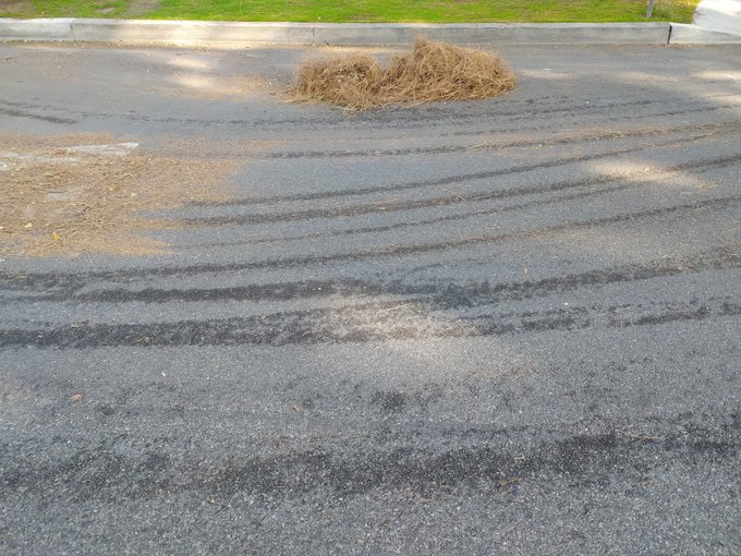 @BurbankCA Why does the street sweeper drive around what they should be sweeping? (Twice) https://t.<a class="tags" target="_blank" title="On Twitter" href="/?out=eyJ0eXAiOiJKV1QiLCJhbGciOiJIUzUxMiJ9.eyJpYXQiOjE3MjY1NzA4MjMsImlzcyI6InR3cG9ybnN0YXJzLmNvbSIsIm5iZiI6MTcyNjU3MDgyMywiZXhwIjoxNzU4MTA2ODIzLCJyZWRpcmVjdF91cmwiOiJodHRwczovL3R3aXR0ZXIuY29tL0J1cmJhbmtDQSJ9.tPdibNquRuyOYv9D_5V-vDHBntvgdk3-9mUf91zTlfLbM-I1Z8M0qZsGnA1D5kavNSLBSSDhHJBX-GTfo6K98g">@BurbankCA</a><a href="/tag/fail"class="tags"><span>#fail</span></a><a href="/tag/disneyplus"class="tags"><span>#disneyplus</span></a>