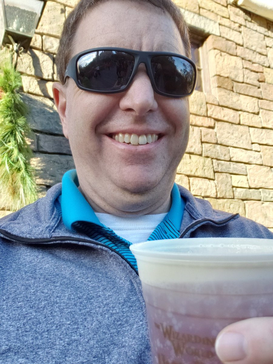 TNTimmerman's tweet photo. Hulk, Hogwarts and butterbeer. A great afternoon! https://t.co/5u4catq2SZ