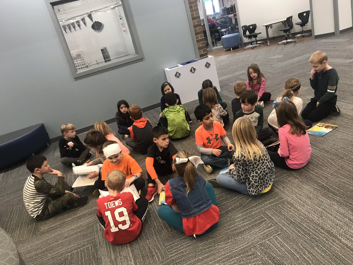 Kmsanders54's tweet photo. @NBEbulldogs one of my favorite reading activities! These Lovebugs participated in a very interesting Socratic seminar today! #beyondthetext #deeperthinkingandquestioning https://t.co/9CDNffwkJM