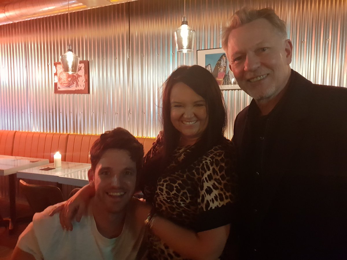 carbar9's tweet photo. Best Cast and BEST crew #RedRock @AJWeafer @conorjmullen https://t.co/viyCqwNyF1