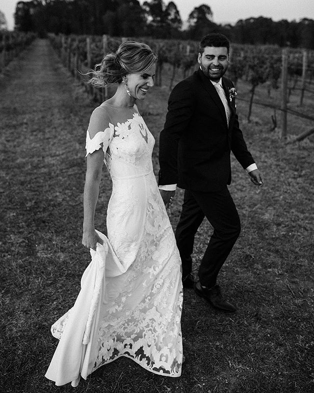 sutton_benedict's tweet photo. The look on their faces says it all. I love when couples have their ‘just been married’ vibe on for photos - relaxed and fun. Bron may have also been laughing due to the playlist I made of all her fav party tunes (courtesy of @tlaginestra) #huntervalleywedding #squiresvineya… https://t.co/wVVpRTw9QG