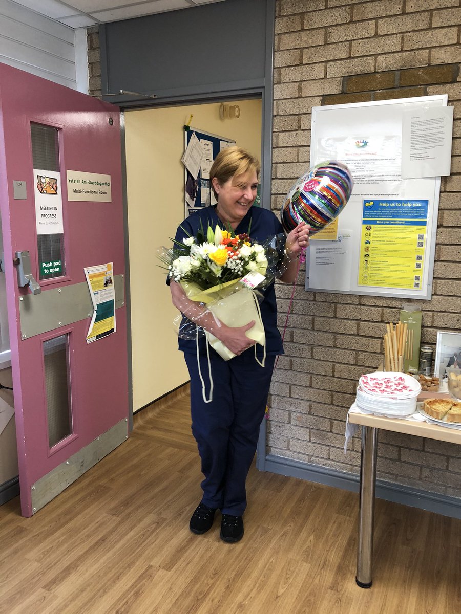 After 31 years of nursing, Torfaen CRT mourn the retirement of team legend, Mary-Jayne Kilby! Luckily for us she’s coming back!@GwentfrailtyA @ABUHB @JudithPagetCEO @AneurinBevanUHB #Supernurse
