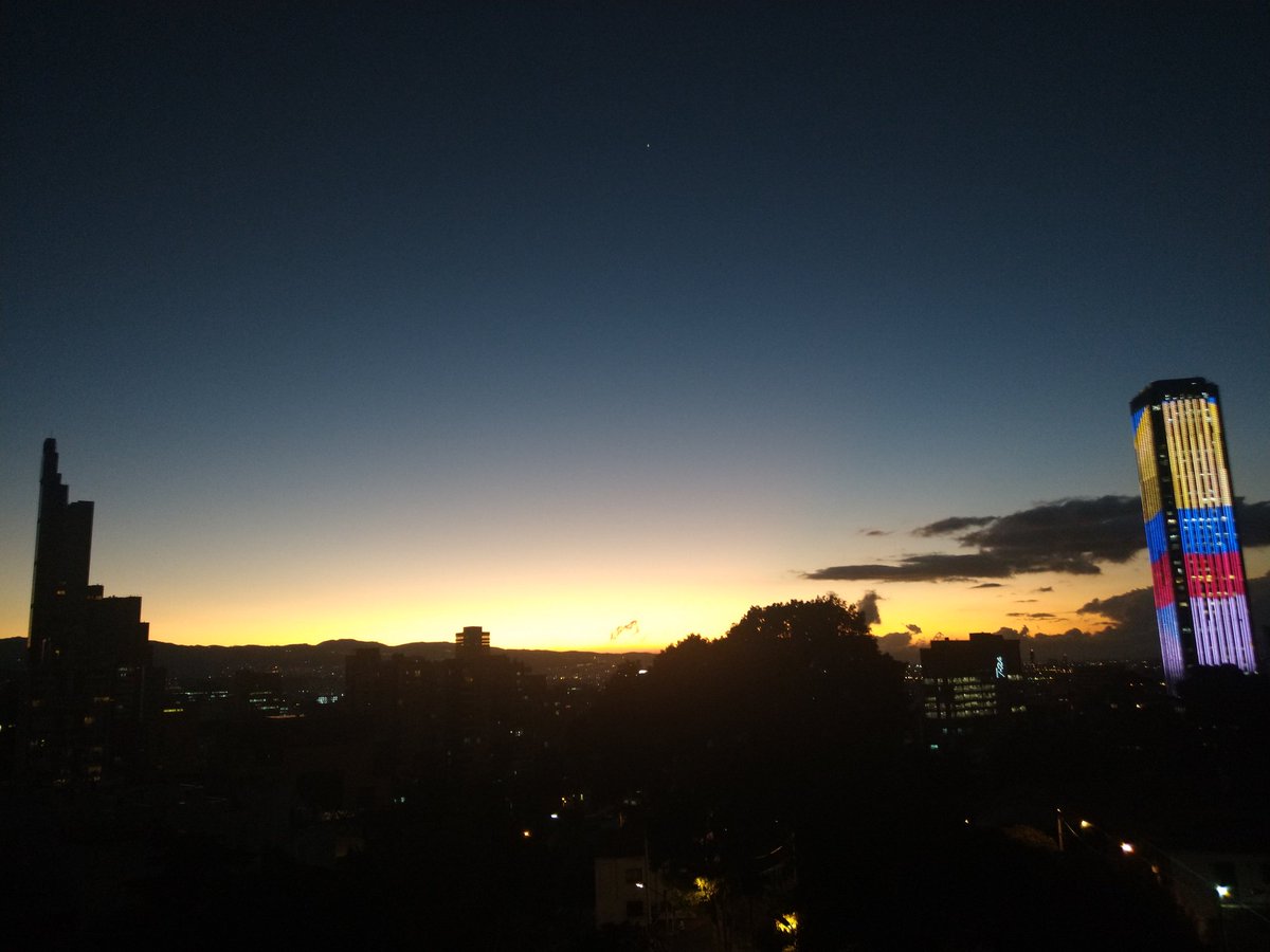 moisomedrano's tweet photo. Días de @Bogota #BogoSol https://t.co/danpyUgCBI