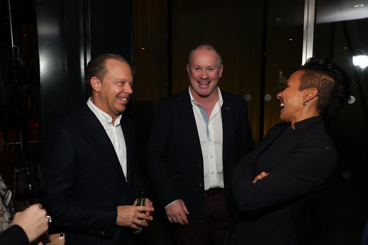 PendulumSummit's tweet photo. Tomorrow's speakers @damekellyholmes & @DrJoeDispenza chat with @FrankieSheahan while they relax for the evening & enjoy some good food and company; even @RealSophiaRobot popped into @themarkerhotel to say hi! Think she might pass on the champers though @😎 #pendulumRHCdinner https://t.co/80ydrOM3ME