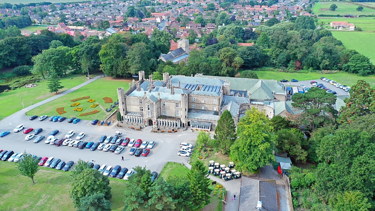 CaveCastleHotel's tweet photo. Feel like you need a break after all the Christmas Festivities, come and stay at our lovely Castle
Call the Hotel Reception on 01430 422245 today and check out our January rates.
#cavecastle #accommodation #food https://t.co/kNsrq04xIF