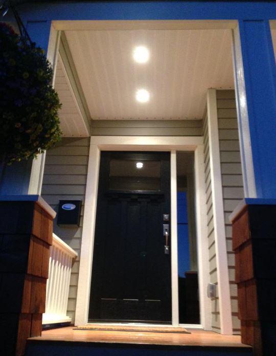 TPS11Div's tweet photo. We have received reports of residential break and enters on the west side. Simple crime prevention tips such as leaving lights on can assist preventing crime #bloordale #bloor #bloordalebia @bloordalenotice #highpark #junctionbia #junction https://t.co/BgXLeCWYXB