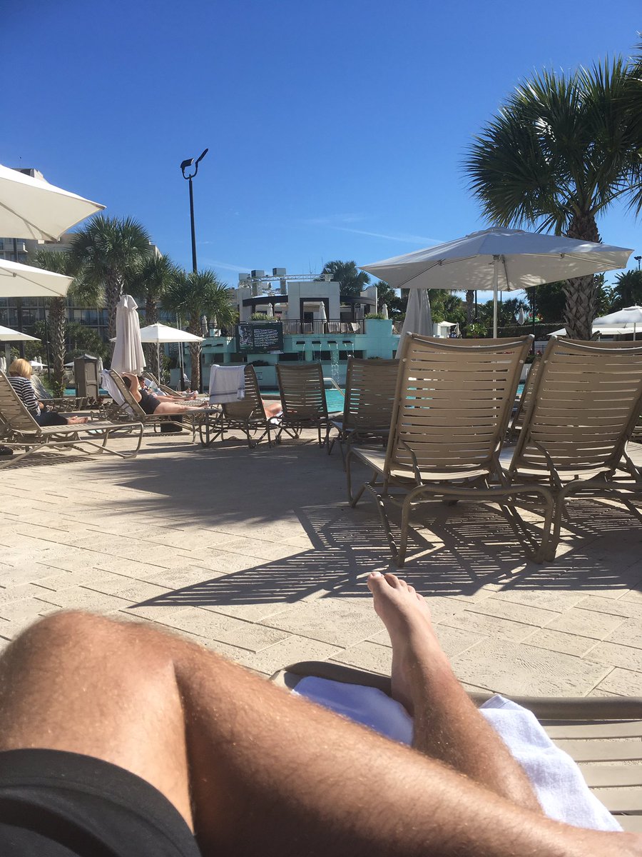 ParadisPoolPaul's tweet photo. I mean what’s a pool conference if there is no “research” #RetailSummit2020 #PoolCorp https://t.co/kXtks2dQgx