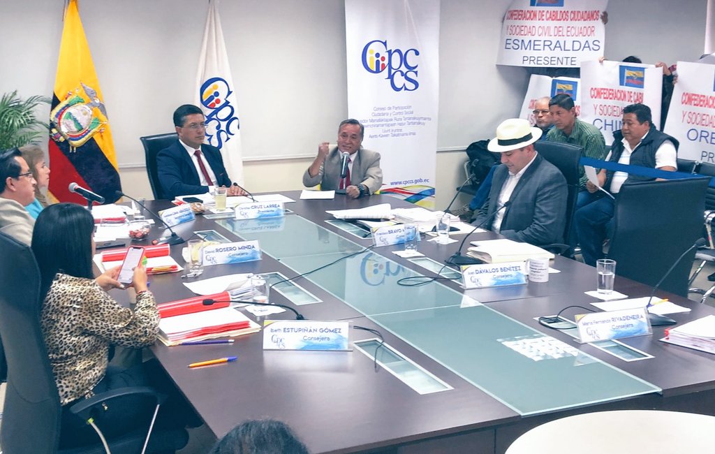 mrivadeneirac's tweet photo. Mediante #ComisiónGeneral del #PlenoCPCCS el Dr. #MarioFonseca de la Confederación de Cabildos Ciudadanos del #Ecuador expone su apoyo al @CPCCS #ParticiparEsTuDerecho https://t.co/uWiPFt9CkV