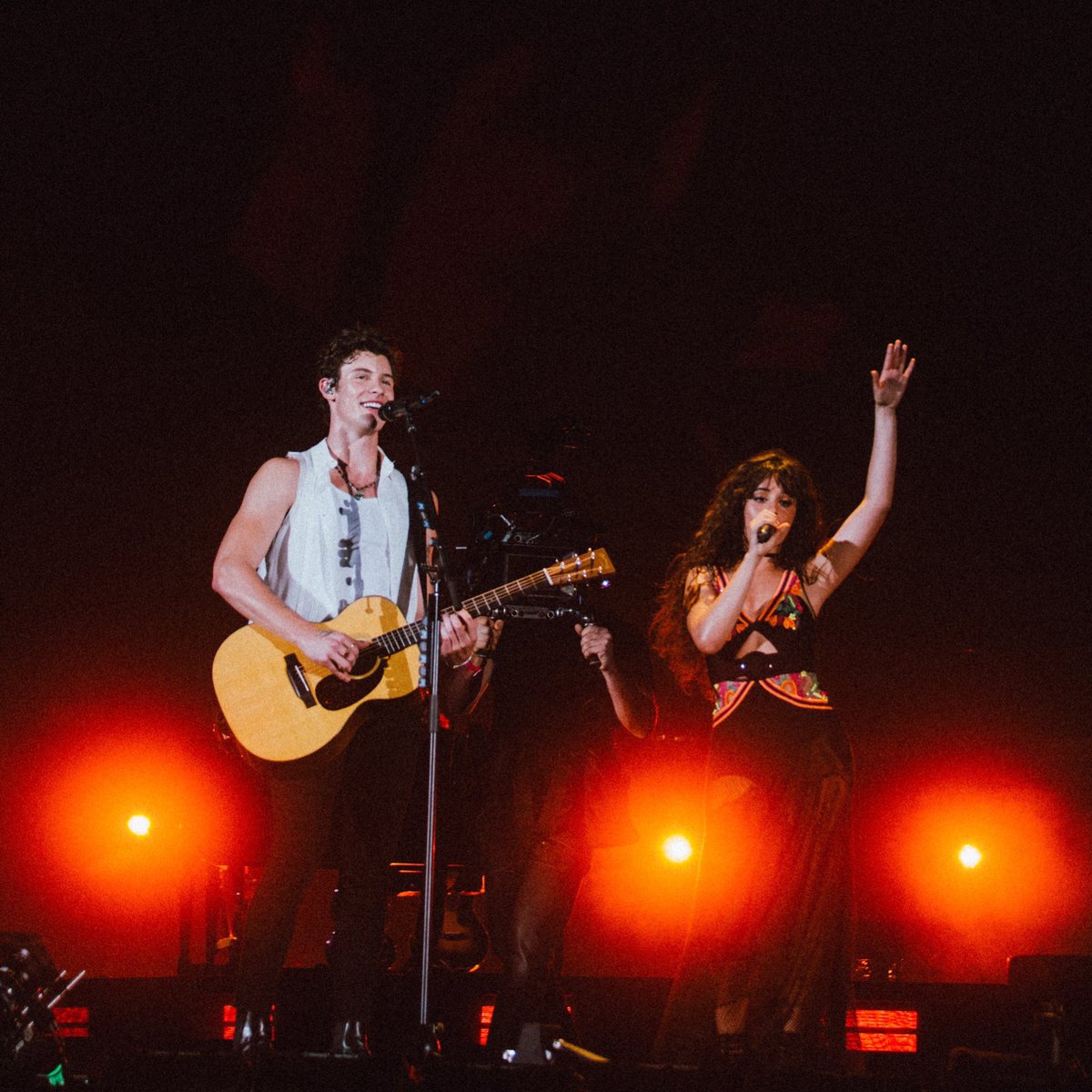 wndercmilas's tweet photo. VAMOS VOTAR PELO AMOR DE DEUS #BestLyrics #Señorita #iHeartAwards https://t.co/mRZTMhn3F2
