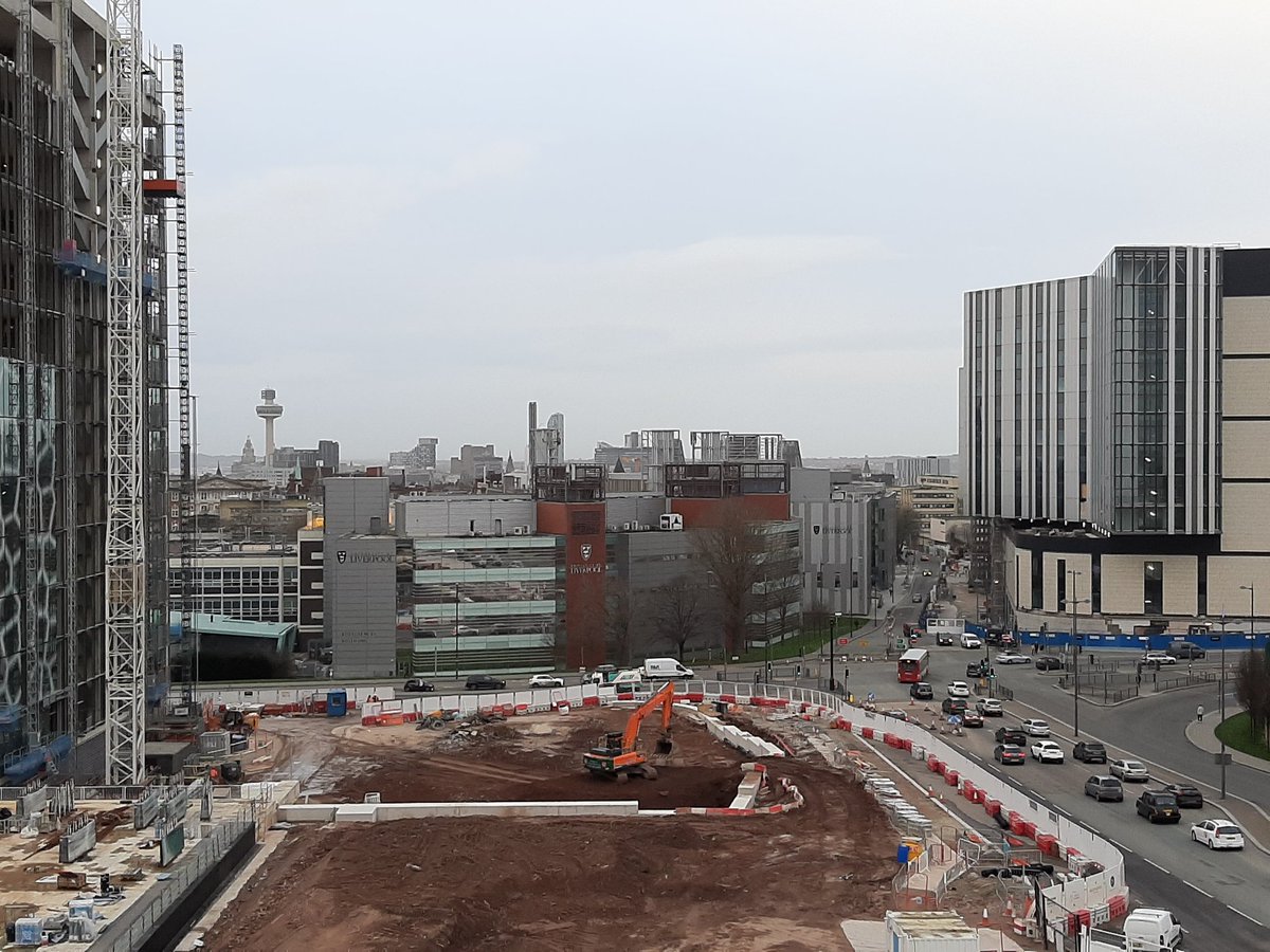 Exciting to see the tremendous progress at #PaddingtonVillage earlier today and get a bird's eye view! Looking fantastic @KQLiverpool @Regen_Lpool @LivUni @LivCityRegion @colindsinclair @SallyBloor87 #Liverpool