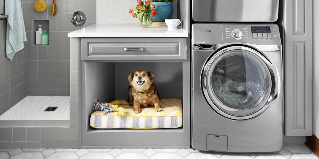 #kbtribechat A5. Check out this idea by <a href="/decoist/">Decoist</a>. It’s easy to forget that our pets age faster than us. I love this low entry point for the washing area. It’s high enough to keep the water in but low enough for an older dog to get in