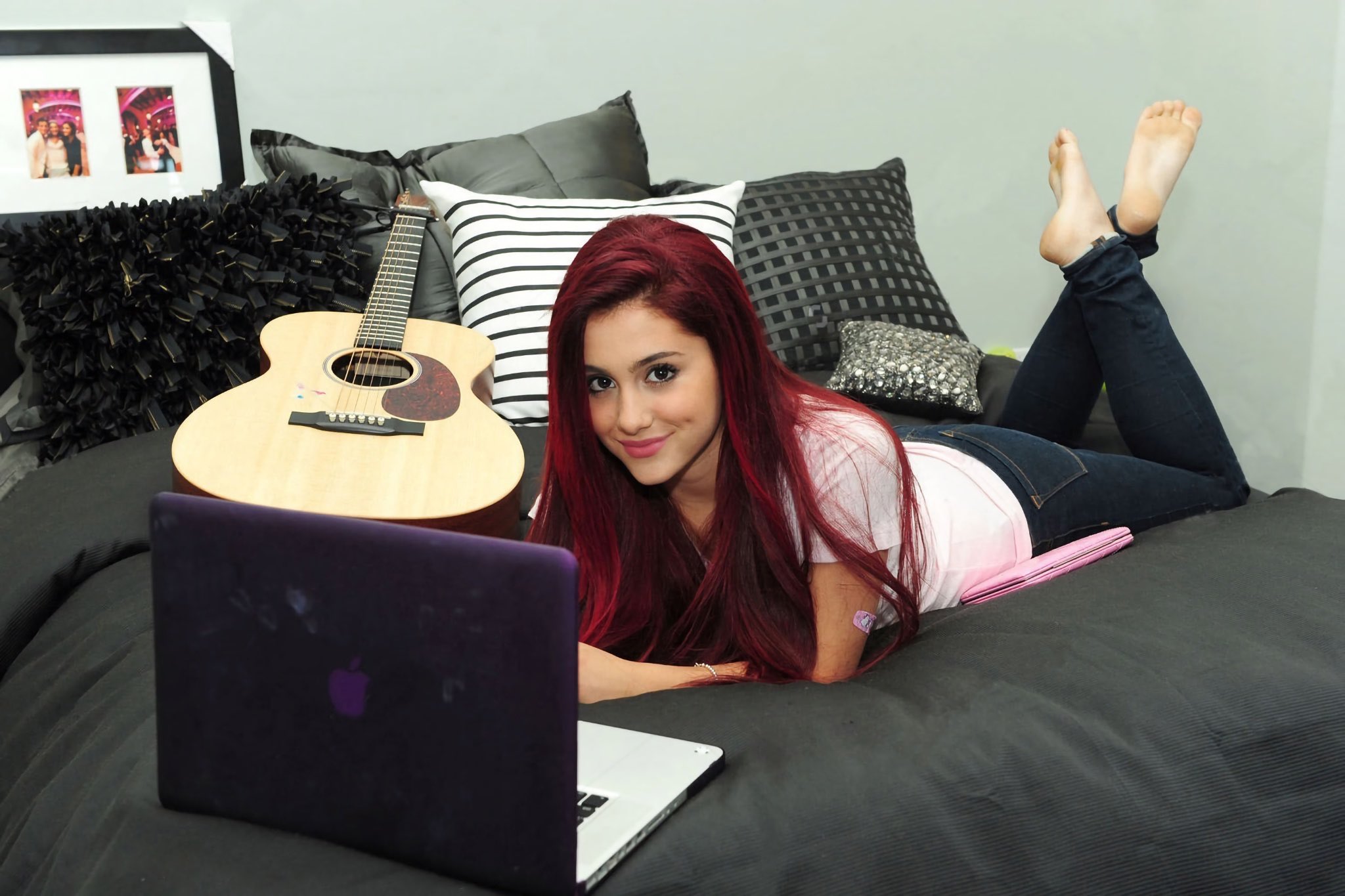 “#13 Ariana Grande and her perfect feet” .
