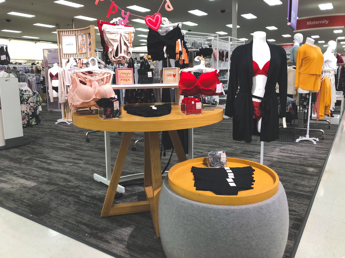 karleeT1129's tweet photo. Pink &amp; red all over at #T1129! 

Our Intimates DBO Delaney is ready for Valentine’s Day (and so are our guests!)

@sarah_hunsucker @IanFromTarget @I_Tob26 @ContrucciJoe @StephenpTarget https://t.co/kVosjlmu6x