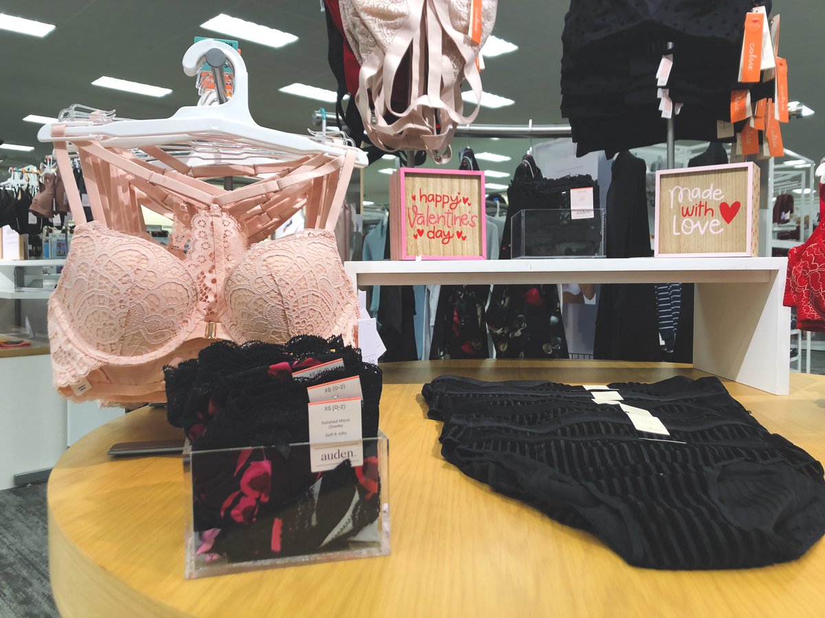 karleeT1129's tweet photo. Pink &amp; red all over at #T1129! 

Our Intimates DBO Delaney is ready for Valentine’s Day (and so are our guests!)

@sarah_hunsucker @IanFromTarget @I_Tob26 @ContrucciJoe @StephenpTarget https://t.co/kVosjlmu6x