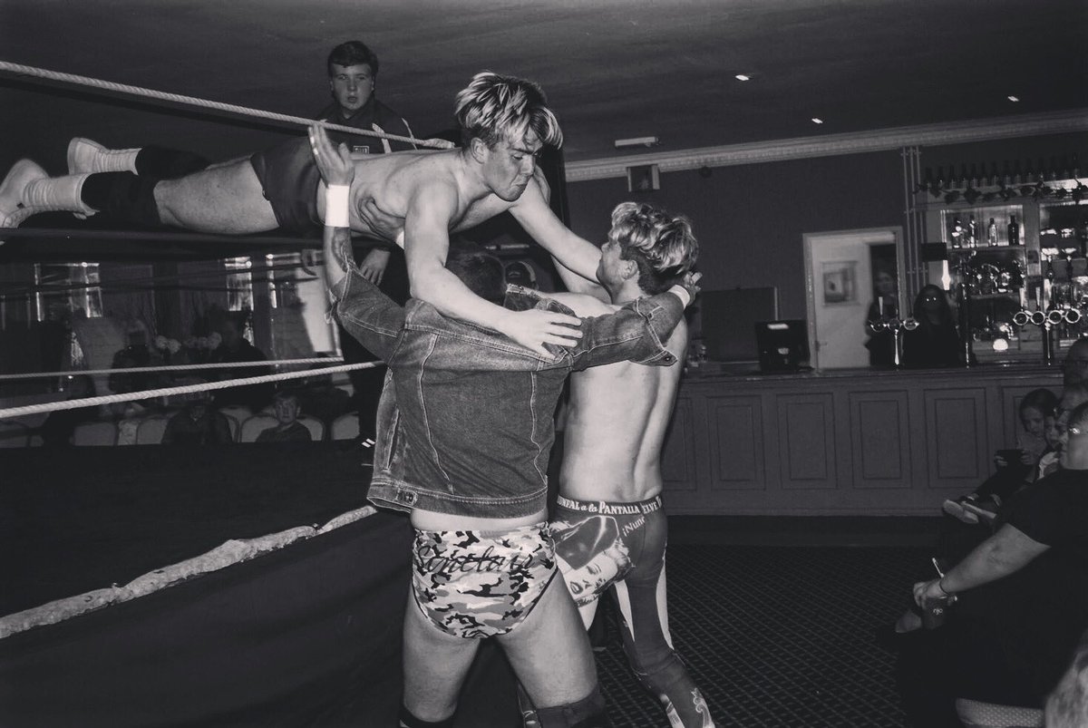 ChristyQuinlan1's tweet photo. This Saturday @rwaaswacheshire returns to the #GrangewayComunityCentre with training for both adults and children aka #TheStarsOfTomorrow and then a show in the night
You don’t wanna miss out
#PANICISONTHEWAY
#MADEOFSTONE
✌️🍋 https://t.co/MOvKdrRgpe