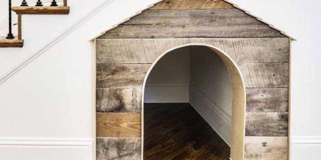 #kbtribechat A7. Not yet, but it’s on my to-do list. Ace has his kennel that he loves to go hide in. Georgie’s favorite spot in on the couch. I would love to build an indoor doghouse or something under the stairs or both