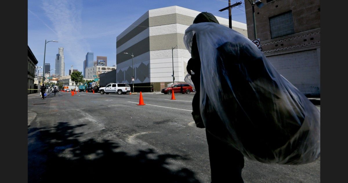 rachaelmyrow's tweet image. I'm not defending or ciriticizing #Prop63 but it was intended to boost mental health care funding, not serve as backfill because of this state's persistent unwillingness to spend enough money. Or spend the money it does spend well. buff.ly/2Qzvr5D via @johnmyers