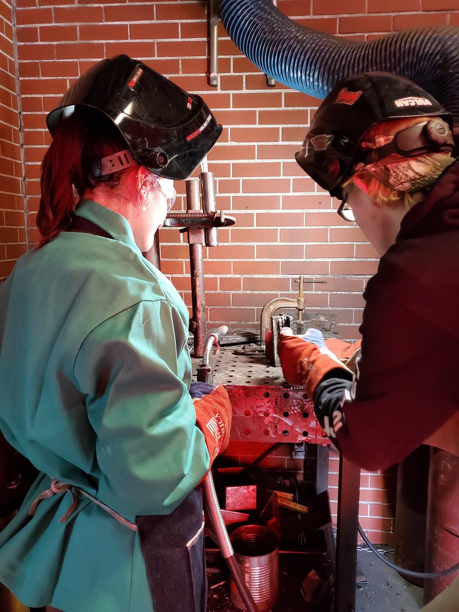 CharihoCeramics's tweet photo. CHS Art &amp; Design Students visited @CHARIHOtech Welding today where CTC students taught their classmates a thing or two about metals! #collaboration #chariholearns #charihotech #chsart #risca https://t.co/bpbbwd0pc2