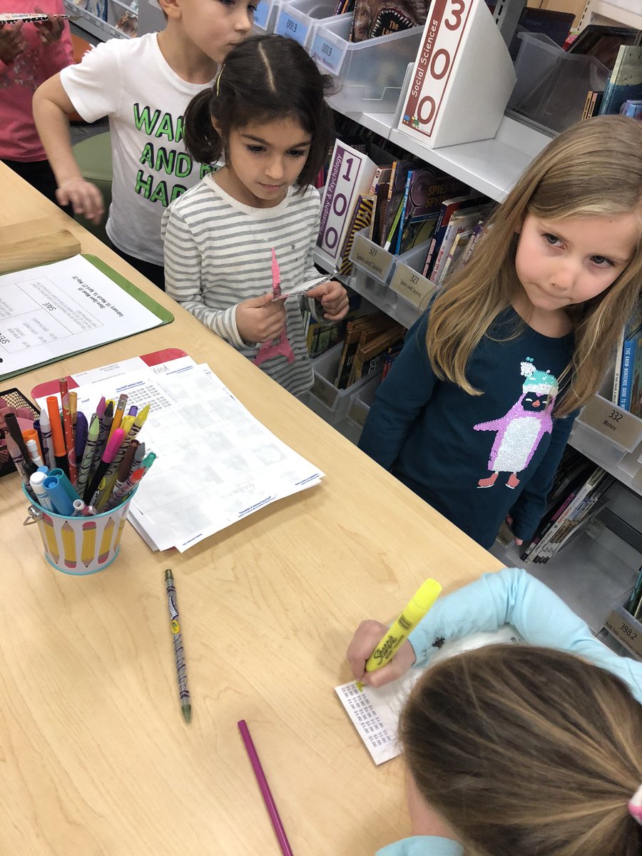franklinlrc's tweet photo. Our Library Store is here! Students can earn $$$ to use at our store next month!  #SpendDonateSave #engaged64 https://t.co/vm1dXqNZjG