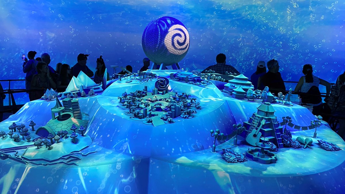 disneypicaday's tweet photo. When I first walked into this awesome multi-media experience, I got scared that not only were they going to change a lot of attractions at #EPCOT, but that the new #EPCOTExperience was going to include a lot more hills. Changing stuff is bad enough, but no hills please :) https://t.co/eFnMpLfyLx