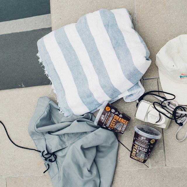Tom_and_Luke's tweet photo. Just the essentials ✅⁠
.⁠
.⁠
.⁠
.⁠
#summeressentials #bythepool #summersnacking #fresh https://t.co/OROCkWdFd9