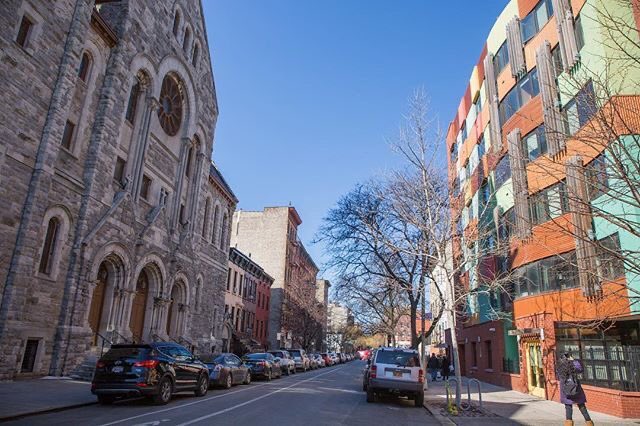 HarlemHandbook's tweet photo. Good afternoon Harlem!

We hope you’re having a lovely day. Stay strong, you’re halfway through the week! What are your New Year’s Resolutions? Remember, the sky’s the limit.

📸: Rose Wine Photography

#Harlem #WednesdayMotivation #GoodAfternoon #NewYears #2020s https://t.co/oiEirE8vrq