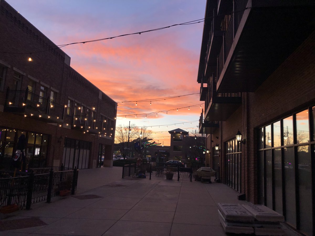 I love Kansas sunsets.
