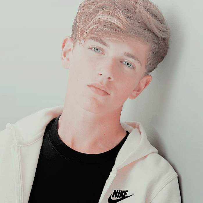 Dᴏᴍɪɴɪϙᴜᴇ Hᴀᴛᴛᴏɴ ღ

→ 𝓗𝖆𝖙𝖙𝖔𝖓´𝖘 𝖞𝖔𝖚𝖓𝖌𝖊𝖗 𝖘𝖔𝖓 ┋𝕄𝕚𝕝𝕝𝕠𝕟𝕒𝕣𝕚𝕠 ♕
→ 𝟏𝟕 𝐚𝐧̃𝐨𝐬 ┋𝘏𝘪𝘨𝘩 𝘴𝘤𝘩𝘰𝘰𝘭
→ 𝐻𝑜𝓂𝑜𝓈𝑒𝓍𝓊𝒶𝓁
→ 𝘗𝘦𝘳𝘪𝘰́𝘥𝘪𝘤𝘰 𝘦𝘴𝘤𝘰𝘭𝘢𝘳

𝐌𝐨𝐫𝐞 𝐭𝐡𝐚𝐧 𝐣𝐮𝐬𝐭 𝐚 𝐩𝐫𝐞𝐭𝐭𝐲 𝐟𝐚𝐜𝐞

 ¿ʀᴛ / ᴍɢ?