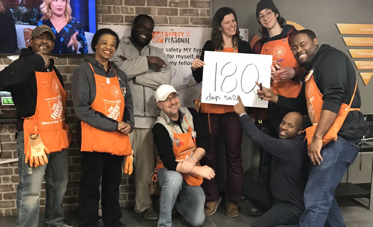itsscamella's tweet image. ⚠️Today’s iNFOCUS Meeting just happened to also be 4640’s 180th day working SAFE!!! ⚠️ Great Job Team!!! ⚠️#SafetyIsPersonal #InFocus #MA4640 #D278OrangeProud @CollazoH @oldmac64