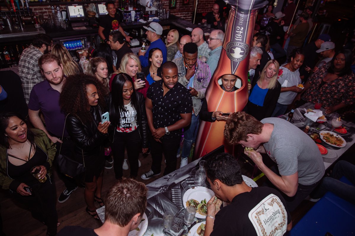 elchingonsd's tweet photo. It was a challenging year 🌮🌮

We are going to push new limits in 2020. Stay tuned for details on our reopening!
#badassmexican #elchingon #elchingonsd #gaslamp #sandiego https://t.co/mSNgqwRfNx