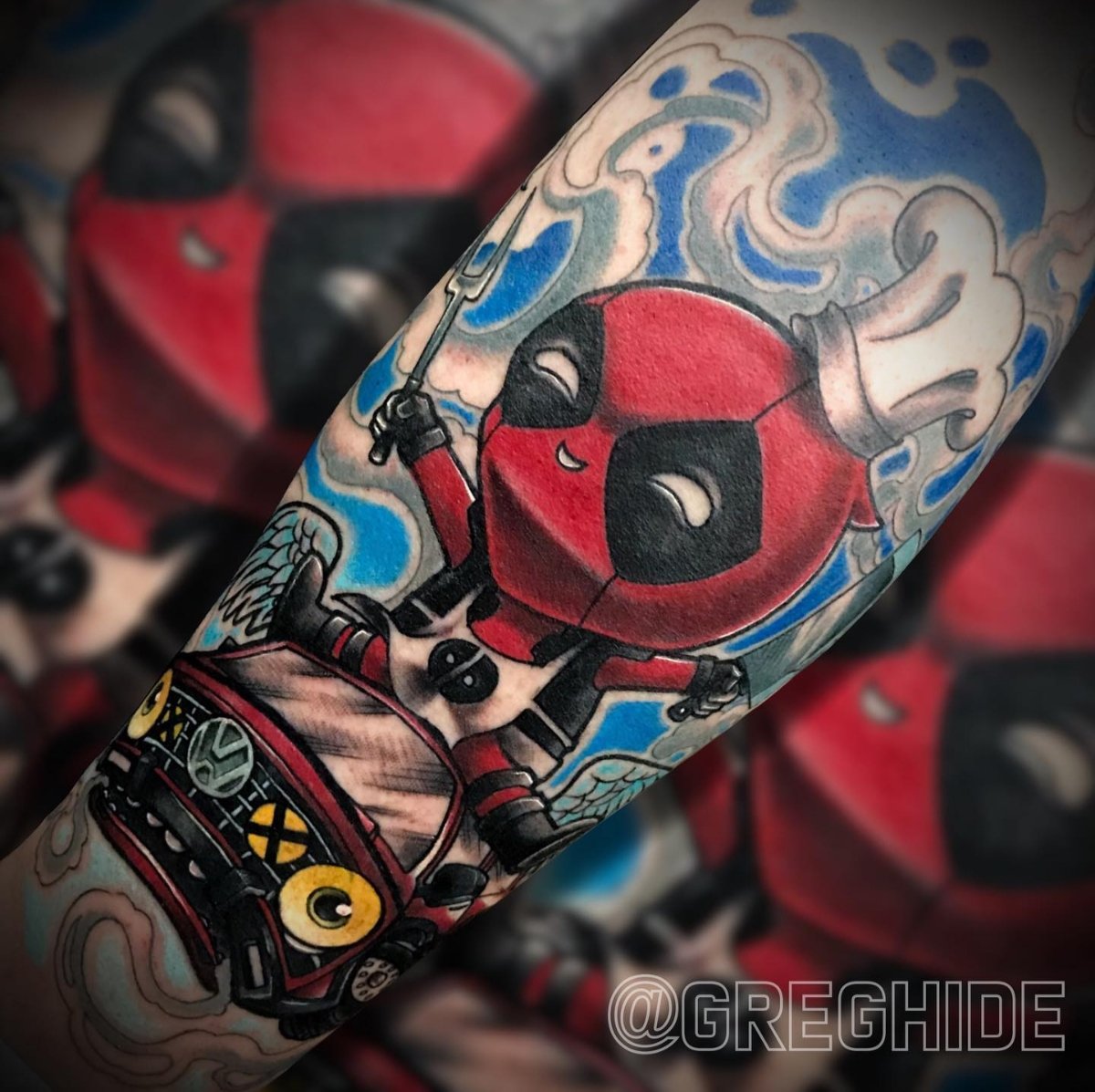 blogmarcodamoda's tweet photo. A #tatuagem New School tem um estilo divertido, que combinou com o Deadpool, não é mesmo? Lá no #blog tem um artigo com mais tattoos New School. Link: https://t.co/sQ6whGxNkk

#tatuagemnewschool #newschooltattoo #marcodamoda #mogidascruzes #Deadpool #deadpooltattoo https://t.co/tBxy4qWNOE