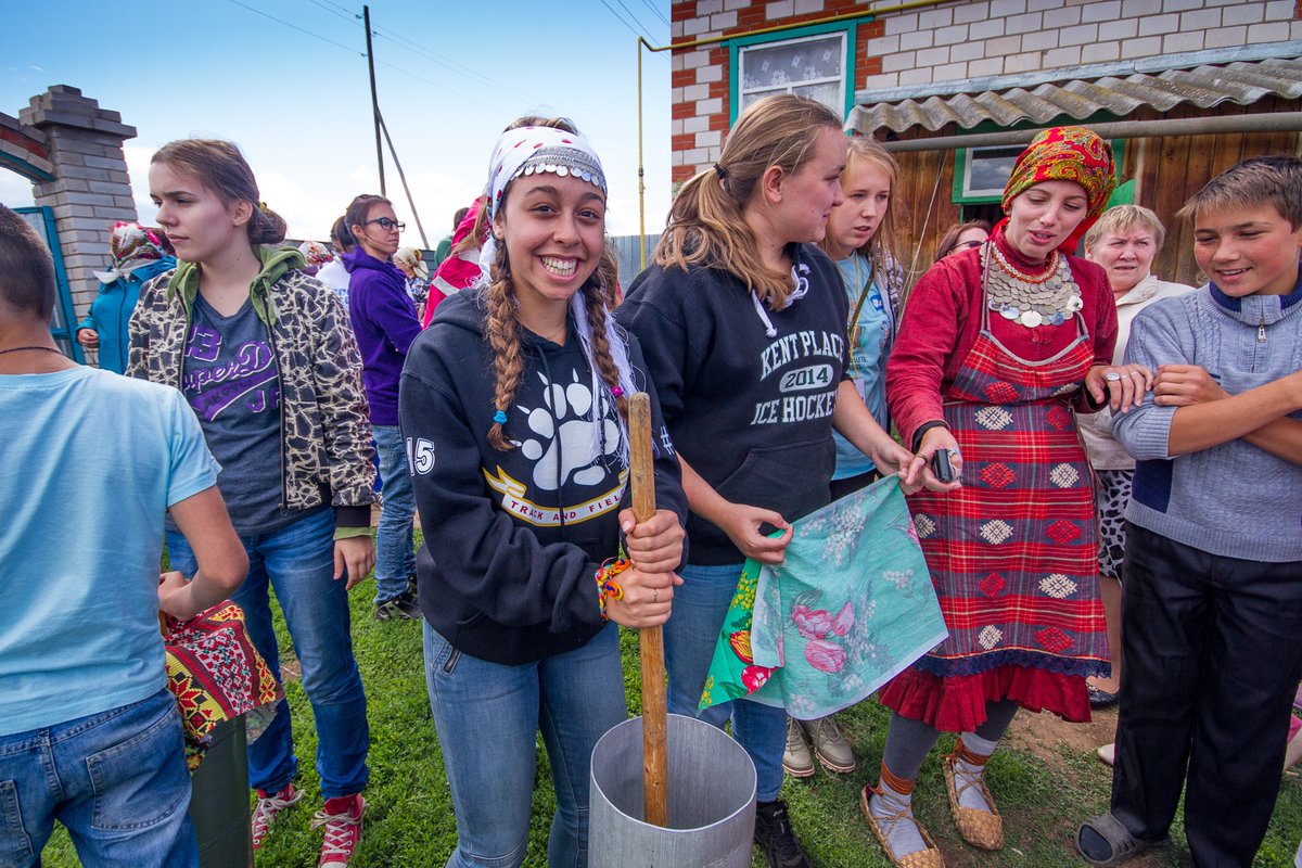 AFSUSA's tweet image. You’ve got 1 week left to:1️⃣ Apply for the #AFSProjectChange Scholarships 2️⃣ Be in the running for a free trip 3️⃣ Have the best summer of your life. ☑️

bit.ly/2CIEEkp

#afsusa #interculturalexchange #argentina #brazil #colombia #costarica #hungary #kenya #newzealand