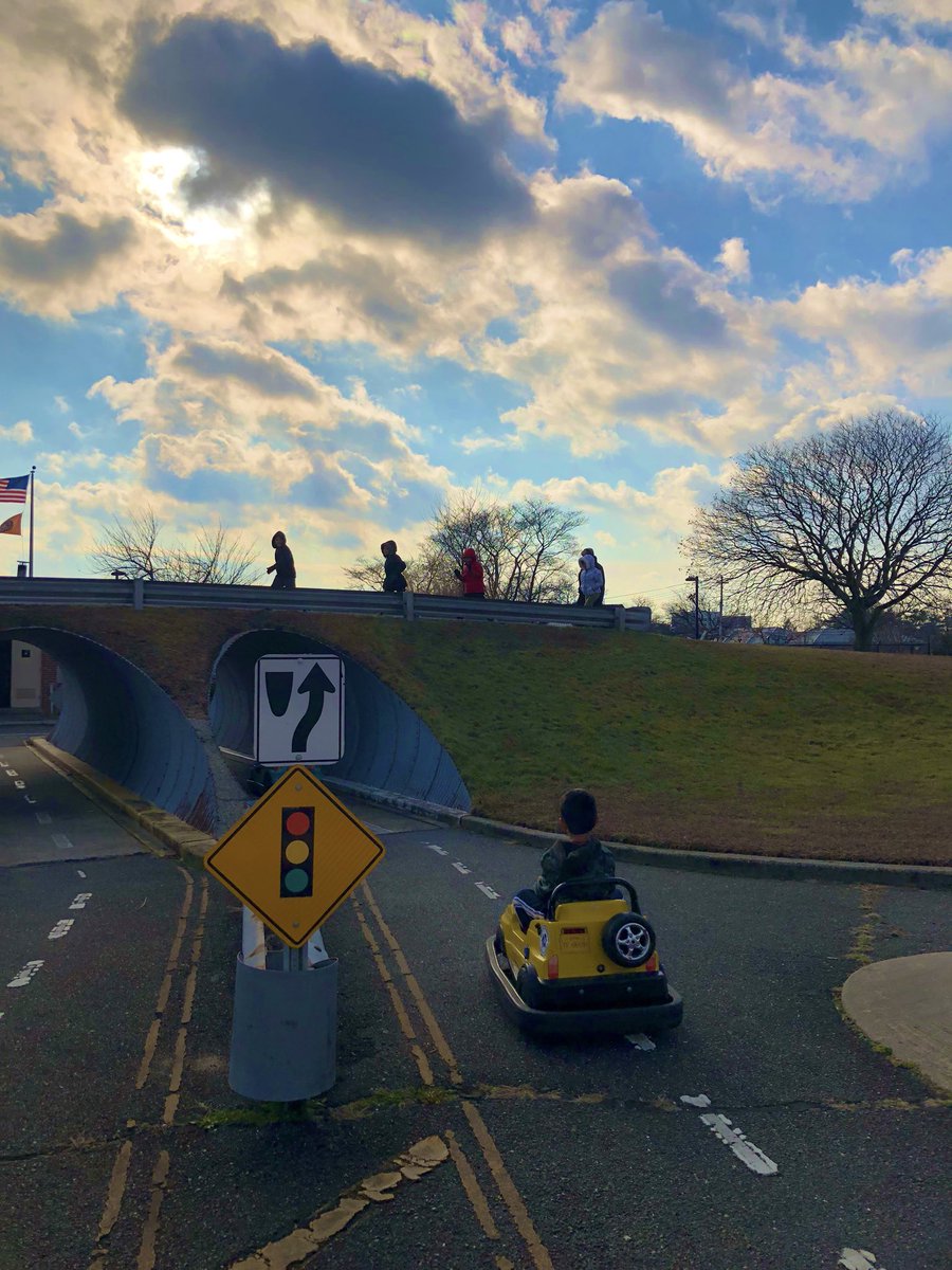 Mrs_Lucito's tweet image. Thank you, Safety Town, for helping us learn how to stay safe out on the roads whether we’re walking, biking, or driving 🚶🏽‍♂️🚴🏼‍♀️🚙🚦 @Jackson_Ave @MrsRodr1guez #MineolaProud