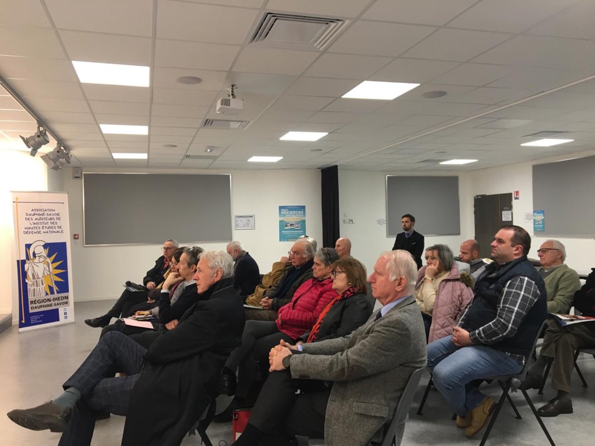 L’innovation, chance, contrainte ou défi pour la France ? Une conférence du professeur Olivier Cateura (EMLyon). Avec le soutien de la ville de Voiron et de son maire Julien Polat. Auditeur.