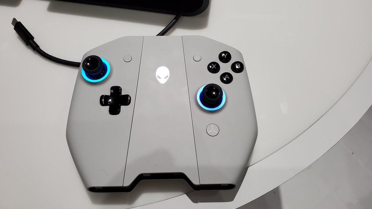 DatNinjaDev's tweet photo. Hey @PlayinNintendo I found it. It's real and it's spectacular. #DellExperience #alienwareUFO #CES2020 https://t.co/7Bz6Ao86Rm