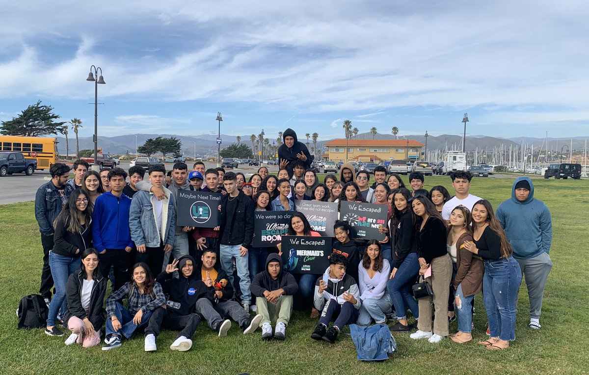 MsHolickyPHS's tweet photo. Annual AoB Escape Room field trip. Congrats to the three groups who escaped 💚 #4Cs @AOBPHS https://t.co/zevN8Uo5wB