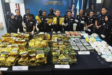 View image on Twitter