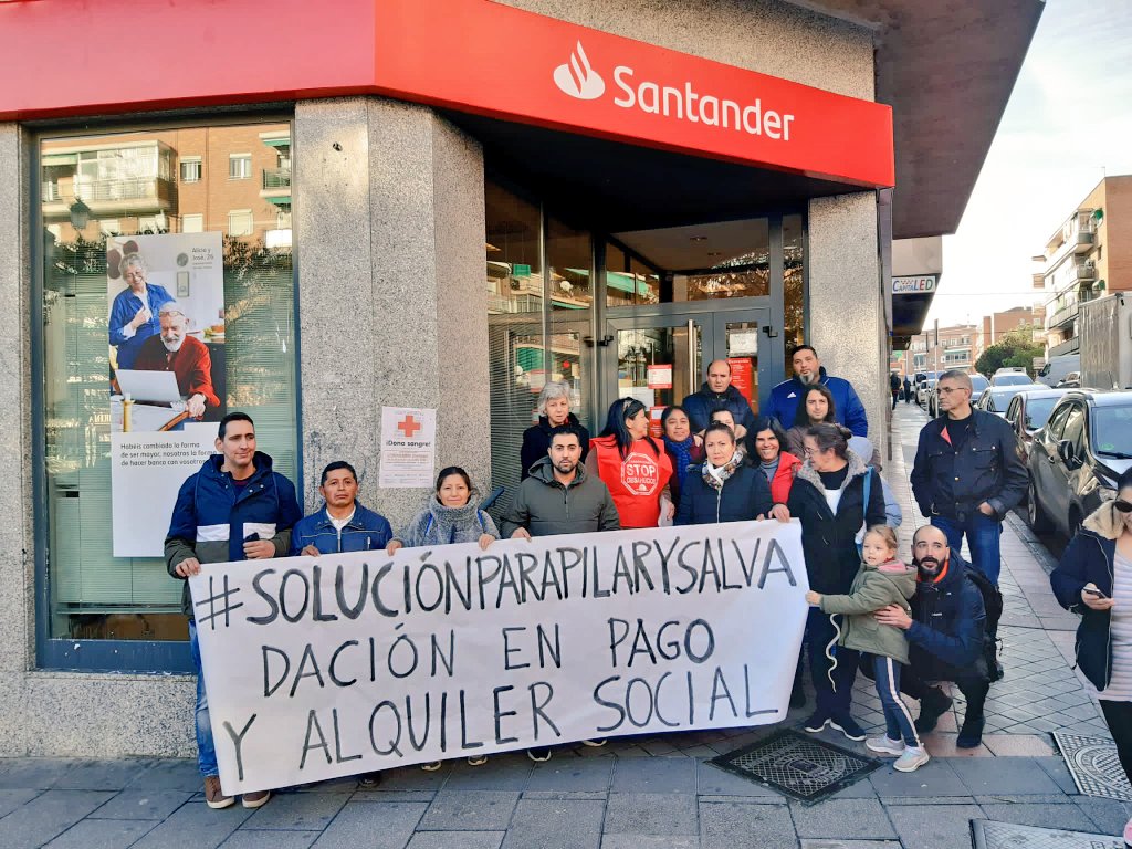 Ahora <a href="/JesusCalleja/">Jesús Calleja</a> en #PlanetaCalleja con <a href="/AnaBotin/">Ana Botín</a> y su banco <a href="/santander_es/">Santander España</a> que no da #SoluciónParaPilarYSalva
<a href="/LA_PAH/">Plataforma de Afectadas por la Hipoteca</a> no descansara hasta la solución.