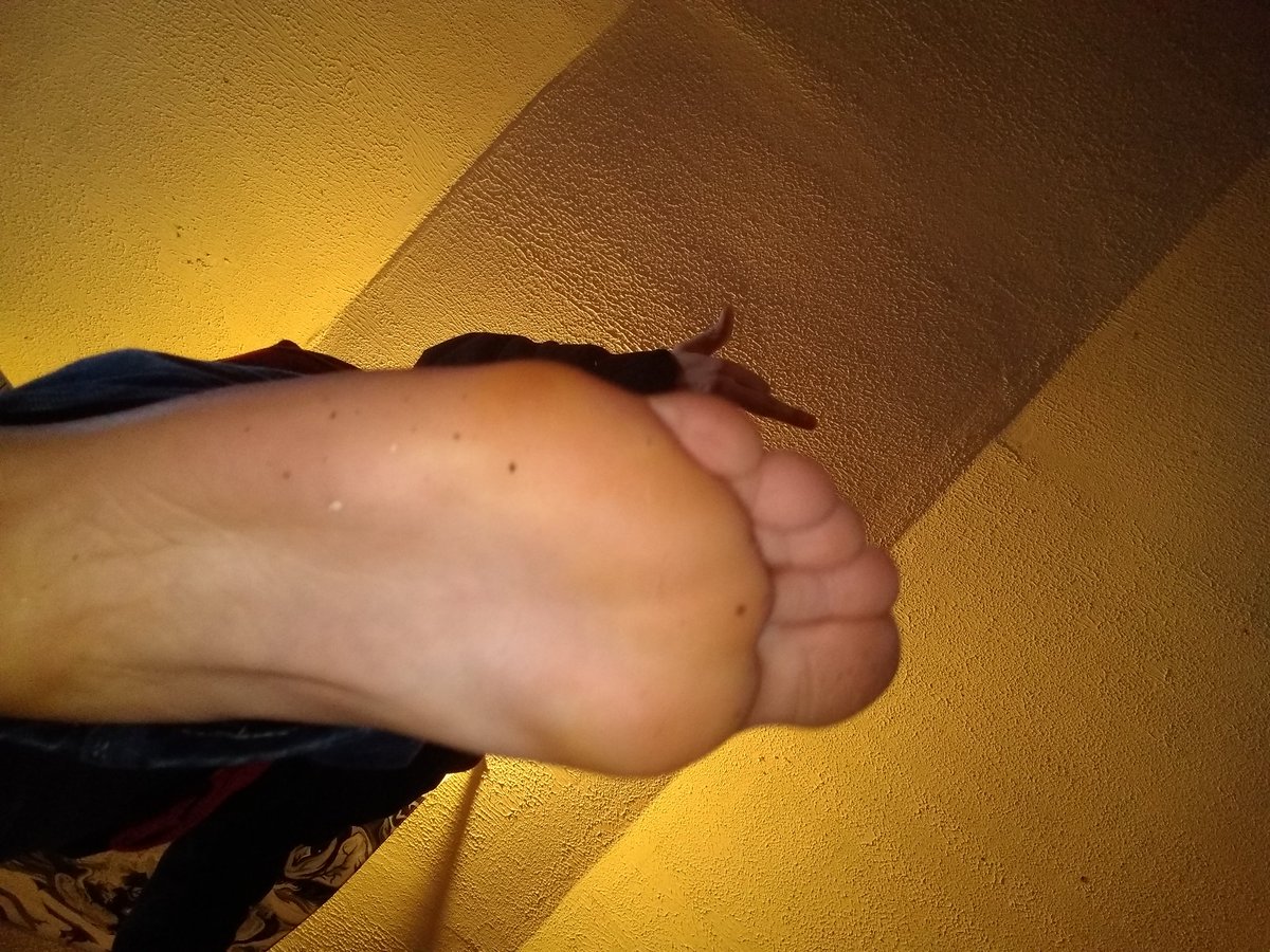 MasterGaige's tweet photo. Big soles big cash cash, now get to paying pigs #CashAppFriday #cashslaves #pigs #piggyvest #pigmonkey #piggies #paypiggies #paypiggie #paypig https://t.co/TYoTYJUuaB