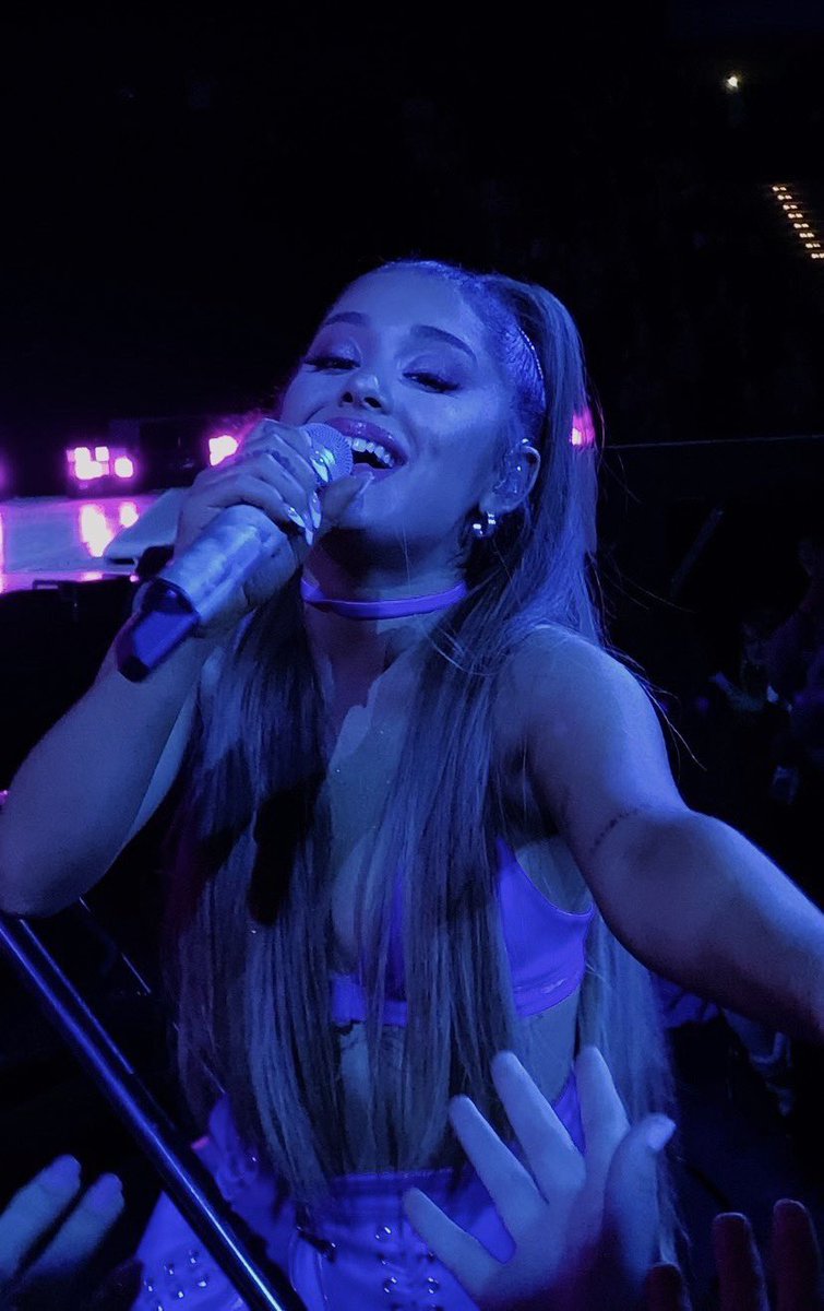 AGawards_br's tweet photo. ARIANATORS ARE VOTING 

#7Rings #BestLyrics #iHeartAwards https://t.co/8LUqvGA17l
