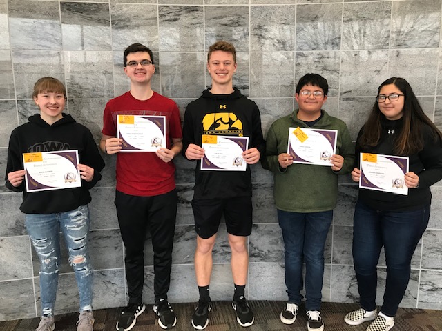 DHS 10th grade perfect attendance 1st semester. Great job!!!
Front Row (L-R) Jenna Currier, Jared Haberberger, Colin Reis, James Garcia, Genesis Rodriguez