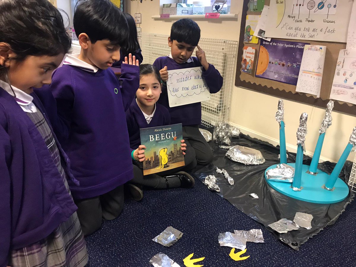 olive_bolton's tweet photo. Hooking our pupils into our next #QualityText #Year2 #Inspired #WeAreStar #English #PredictionSkills #Settings #Character #Ambition #CreativeLearners #Imagination #LoveReading @Booktrust https://t.co/ARX8mz2ZNG
