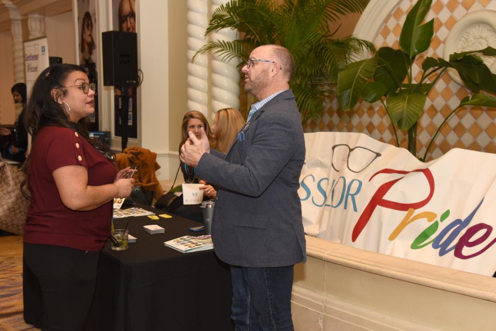 EssilorPRO's tweet photo. Look at this group! We 💙 that our employees had the opportunity to learn more about diversity &amp; inclusion from our Business Resource Groups. https://t.co/ZHomasoL3S