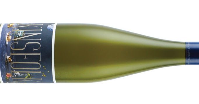 Qwine's tweet photo. Gruner is all the rage in Australia at the moment with a number of producers falling over themselves to get it in the dirt. Here's a respectable release from @Mitchellwinery.  https://t.co/MRHEDombm8 https://t.co/QxI0SCT0L3