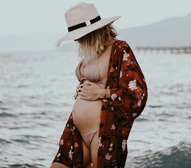 🥥 Quello che potremmo fare io e te 
Senza dar retta a nessuno 
Senza pensare a qualcuno 
Quello che potremmo fare io e te 
Non lo puoi neanche credere (Vasco)
#mother #mom #pregnancy #pregnant #pregnantstyle #momtobe #momlife #love #family #chiaralosh ift.tt/2T6KmX0